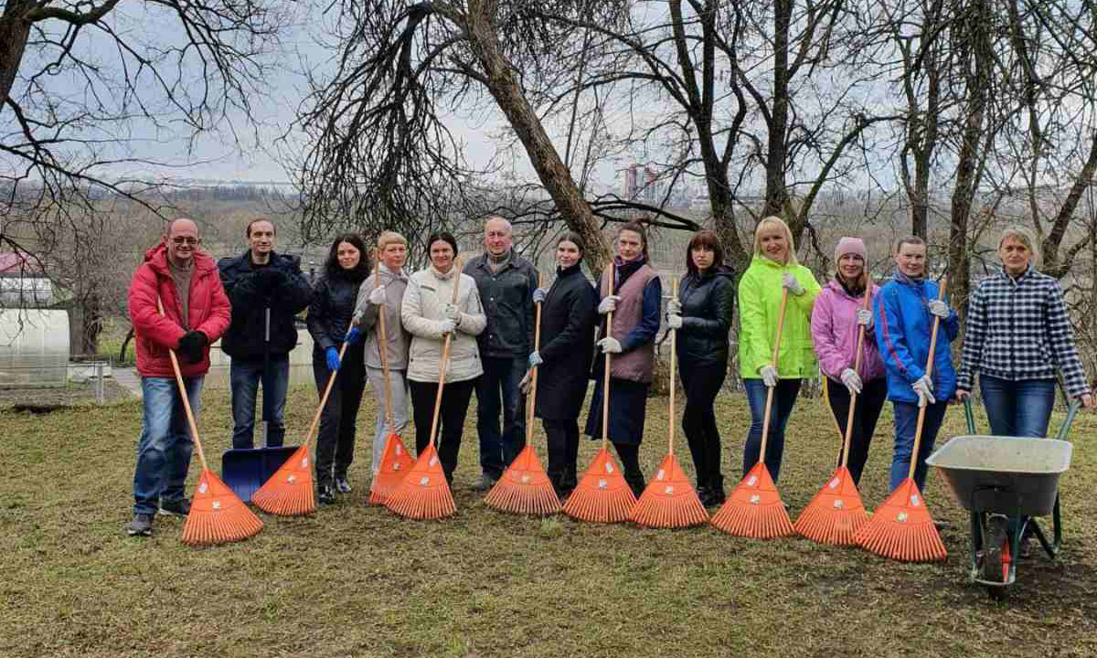 Работники МОЦИС присоединились к городскому субботнику